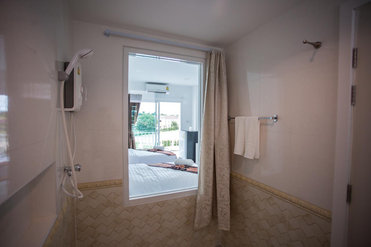 Hotel White House Tak Exterior foto