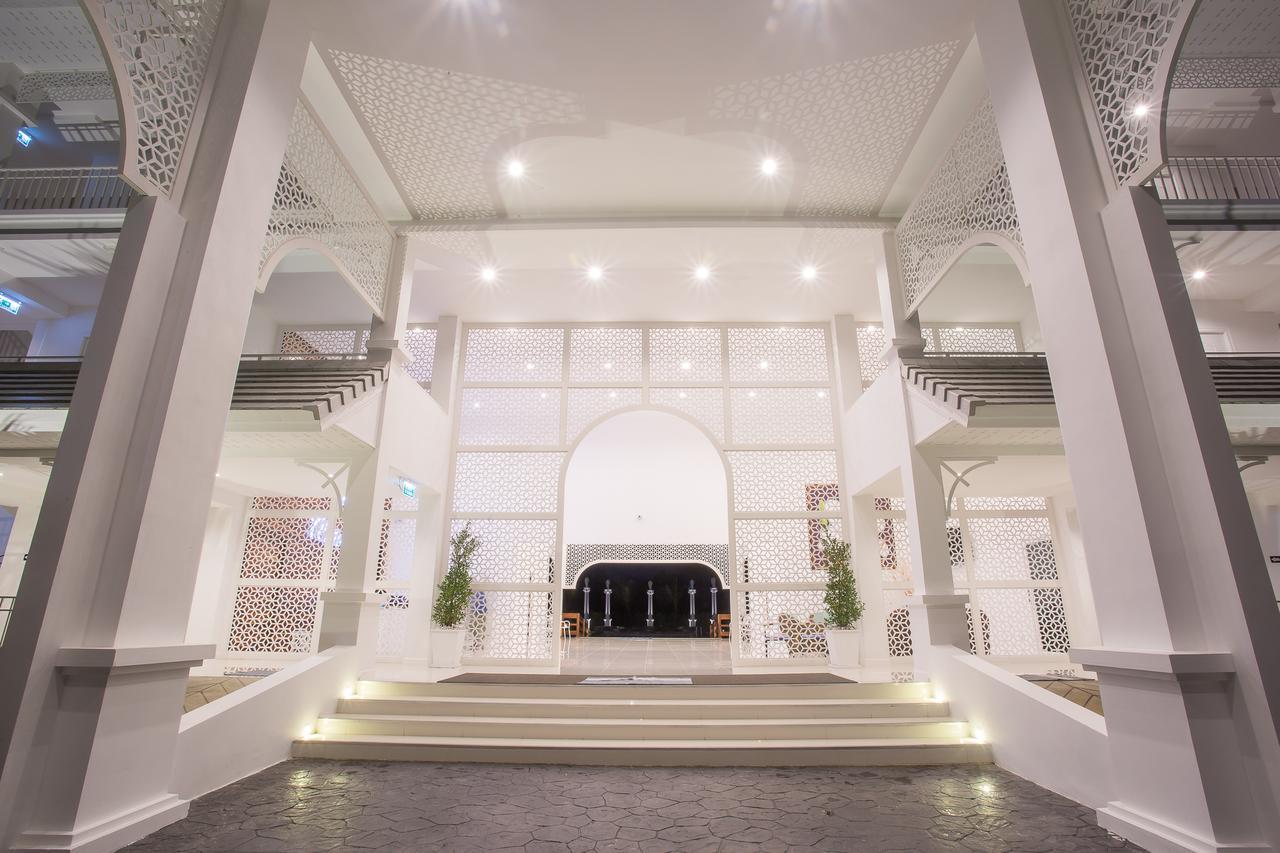 Hotel White House Tak Exterior foto